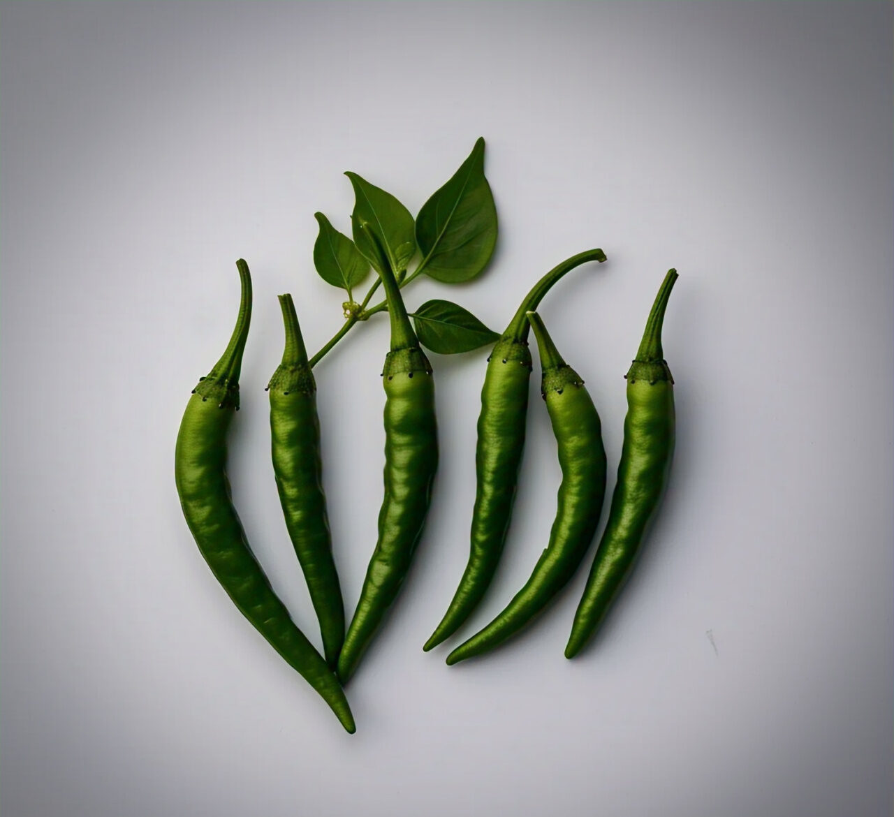 Green Chillies (Pachi Mirapakayalu)